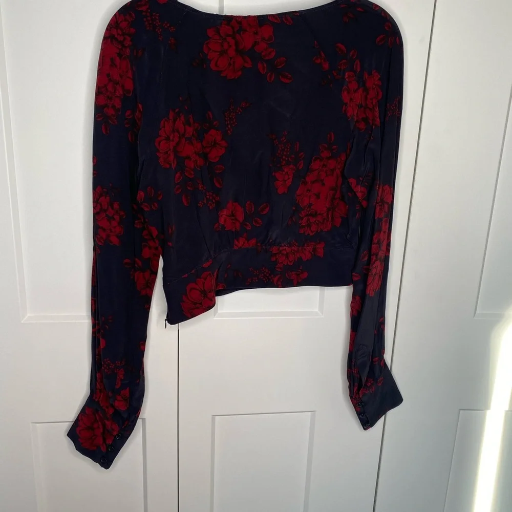 FINAL SALE Marissa Webb Floral Deep V Neck Long Sleeve Button Crop Blouse Size 4 - Picture 5 of 7